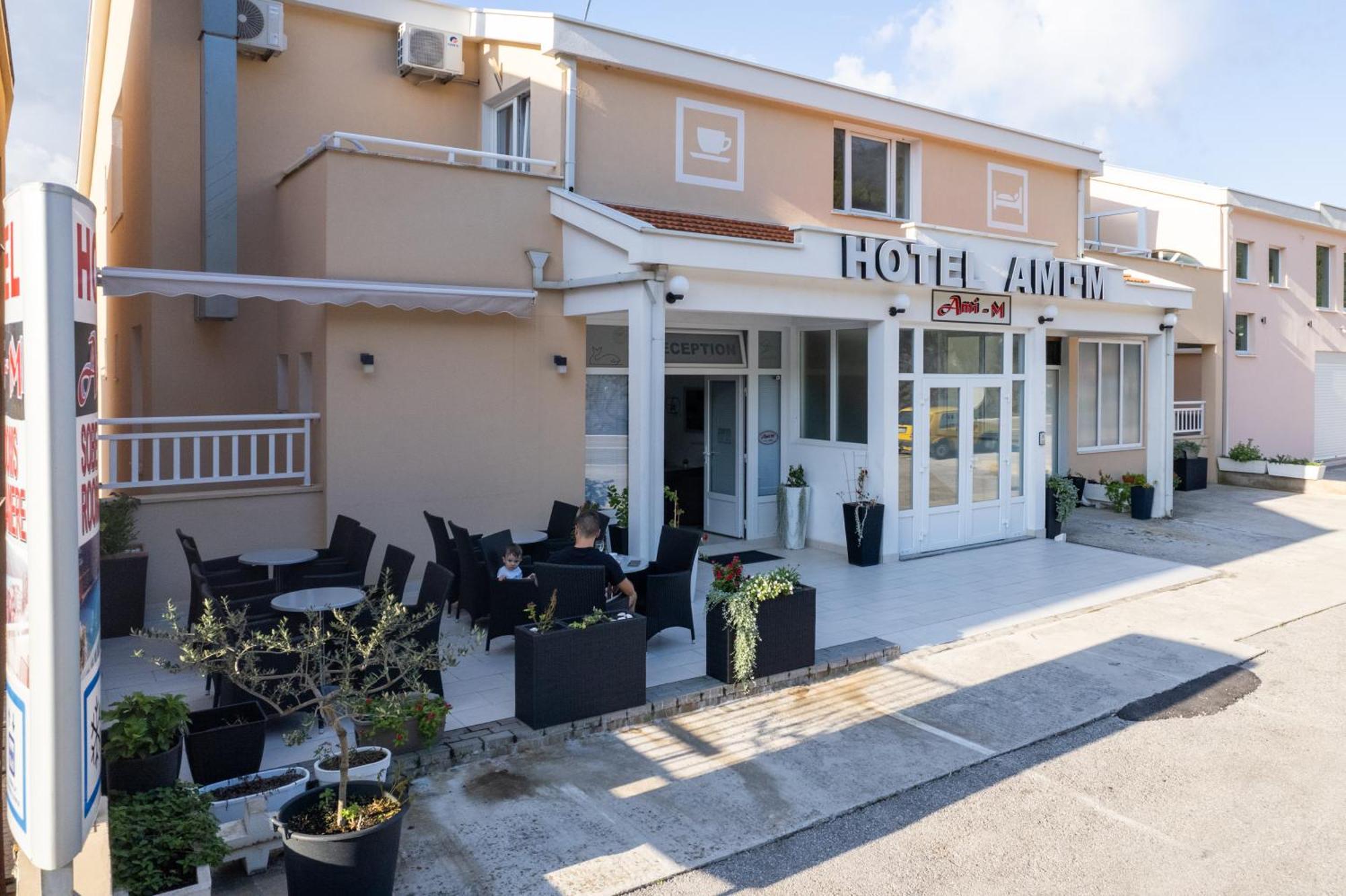 Hotel Ami - M نيوم المظهر الخارجي الصورة
