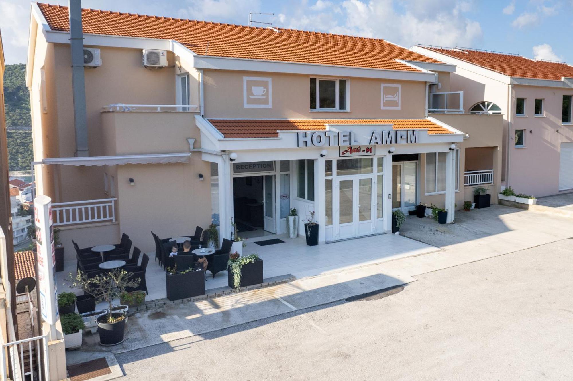 Hotel Ami - M نيوم المظهر الخارجي الصورة